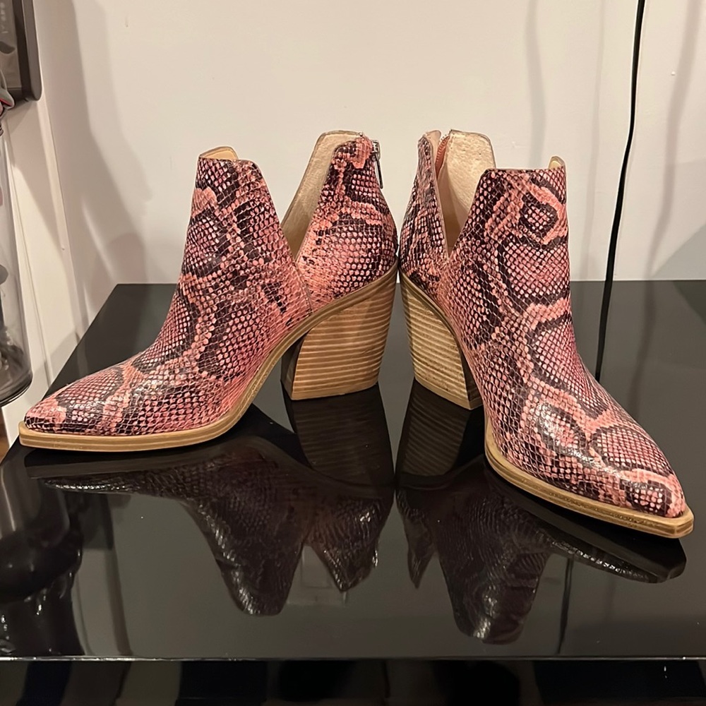 Vince Camuto pink alligator skin heeled booties